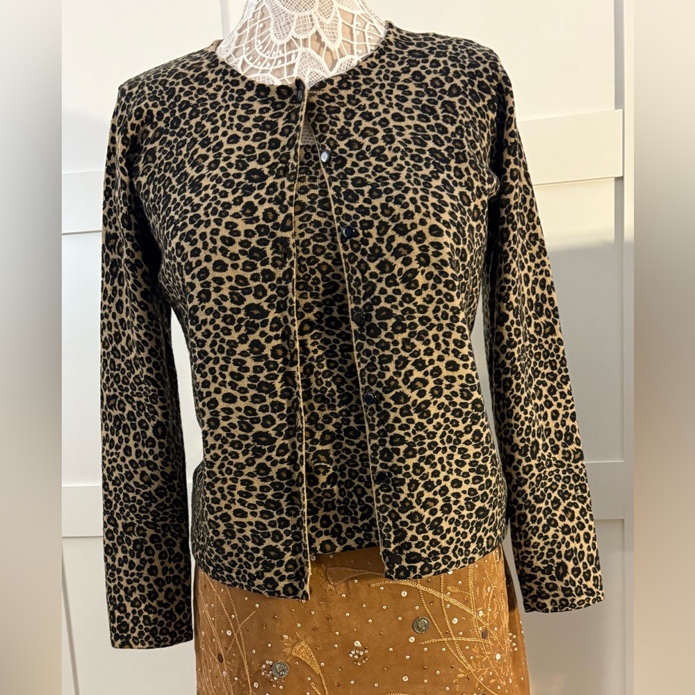 □$1,500 OSCAR DE LA RENTA WOOL TOP CARDIGAN TWIN SET ANIMAL PRINT US S
